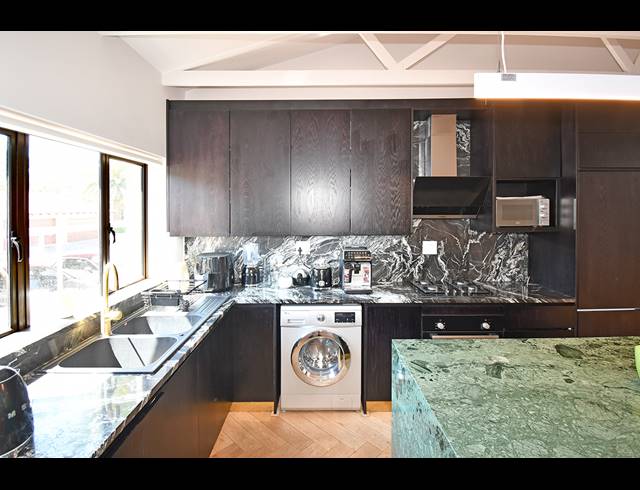 3 BEDROOM SECTIONAL TITLE FOR SALE IN SANDRINGHAM